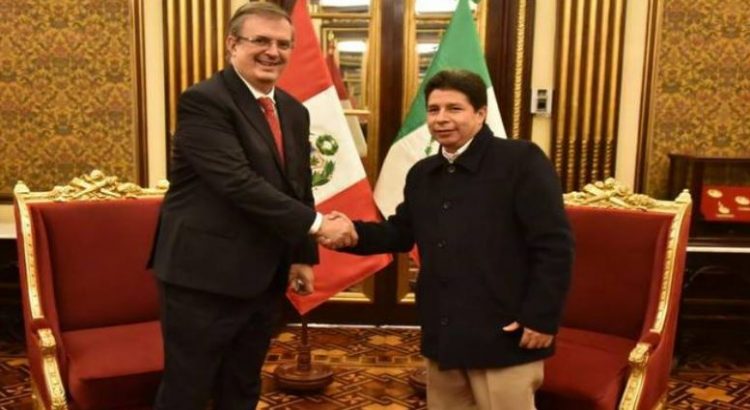 Marcelo Ebrard se reúne con el presidente Pedro Castillo en Perú