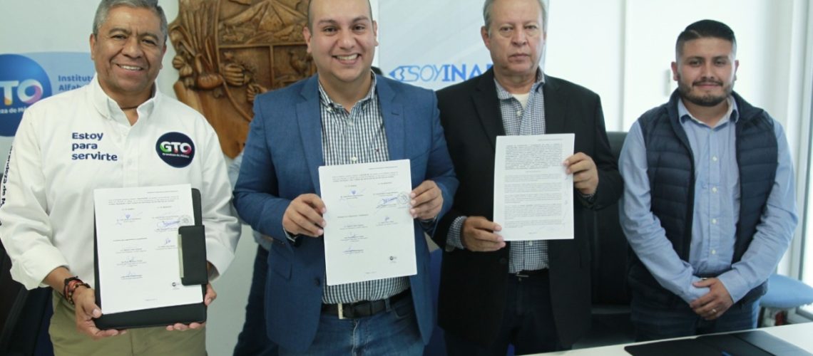 INAEBA firma convenio de colaboración con municipios del Este de Guanajuato