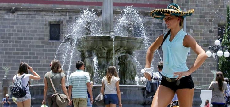 México sube posiciones en gasto per cápita por turismo internacional