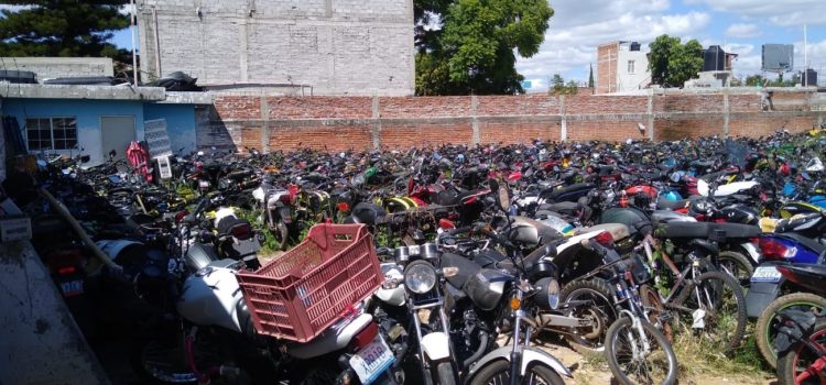 Subastan en Celaya 34 vehículos y 37 motocicletas