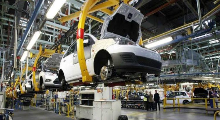 Incrementan empleos del sector automotriz en la entidad