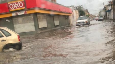Lluvia provoca inundaciones en algunas zonas de Celaya