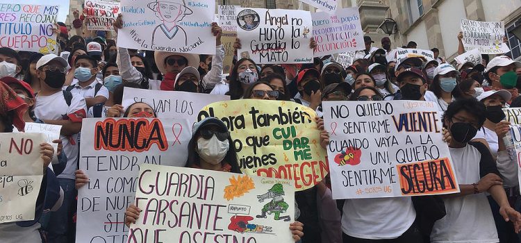 Estudiantes marchan en Guanajuato para exigir esclarecimiento de la muerte de Ángel Yael