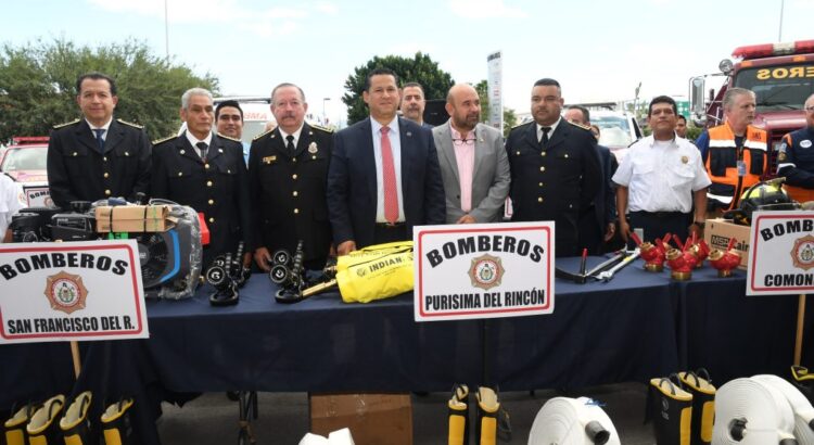 Guanajuato apoya a sus héroes: entrega equipamiento a Bomberos por más de 30 mdp